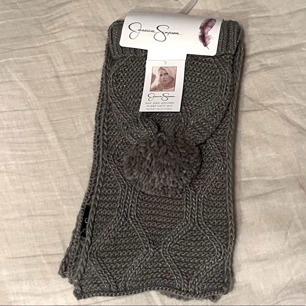 Scarf and hat set Jessica Simpson grey knit with puffball